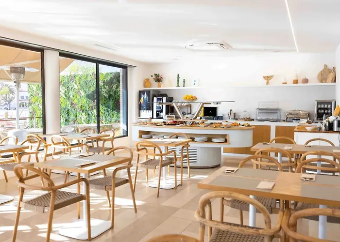 Hotel Port Salins By Pierre & Vacances Empuriabrava