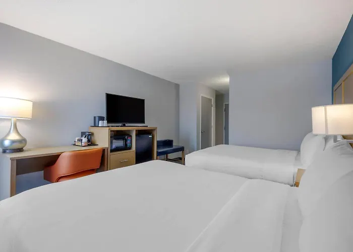 Comfort Inn & Suites Alexandria West