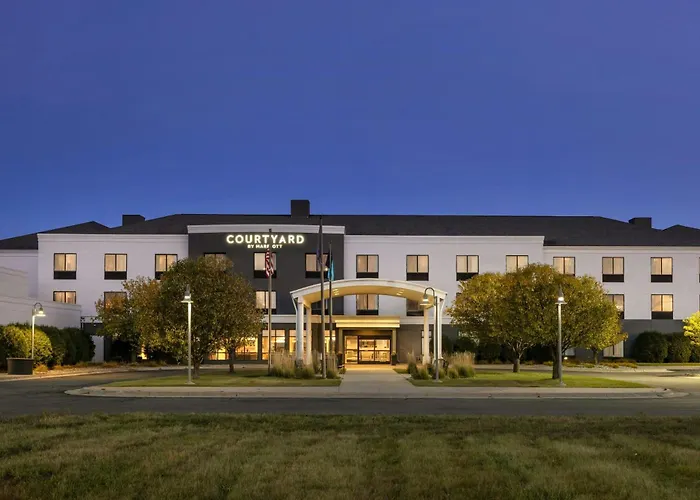 Courtyard Fargo Moorhead, Mn Hotel
