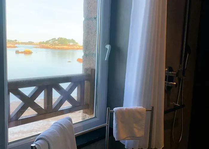 Logis Hôtel Saint Guirec Et De La Plage Perros-Guirec