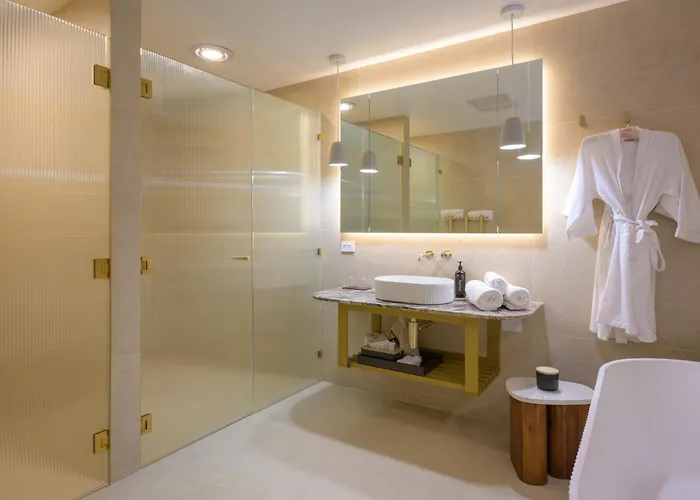 Risby Cove Boutique Hotel Strahan