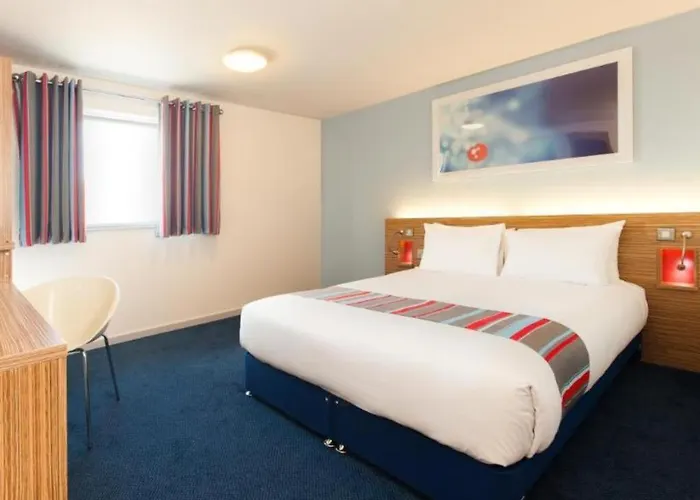 Travelodge Farnborough Central