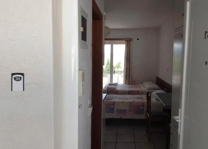 Gikas Apartments Triple Studio Sea View B7