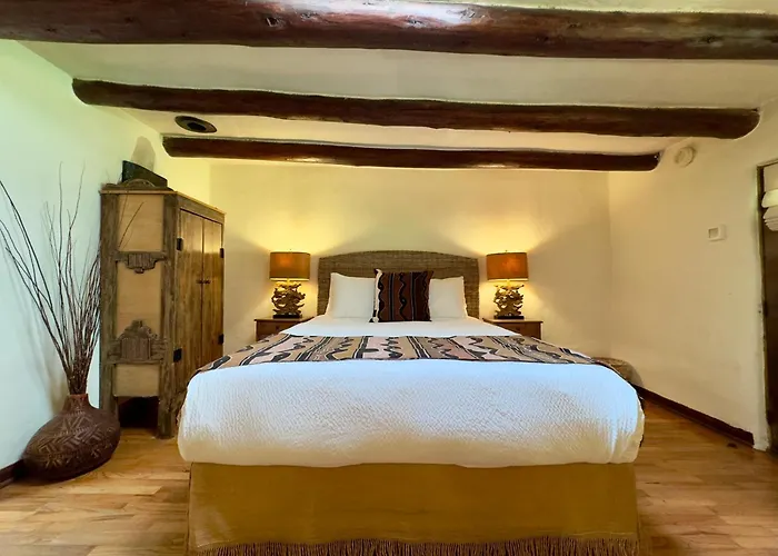 Old Taos Guesthouse B&B