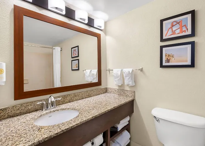 Comfort Suites Near Universal Orlando Resort
