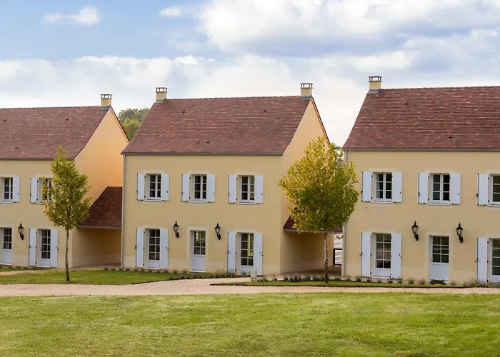 Chateau Les Merles Et Ses Villas