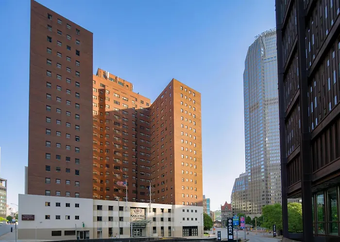 Doubletree By Hilton & Suites Downtown