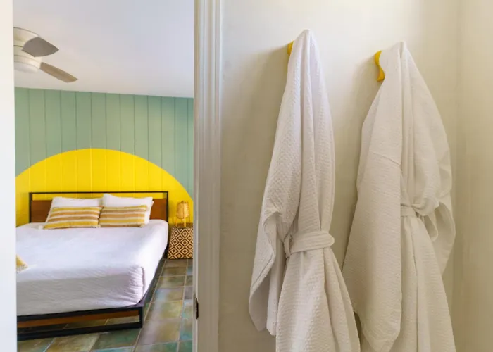 The Good House- Hot Spring Hideaway