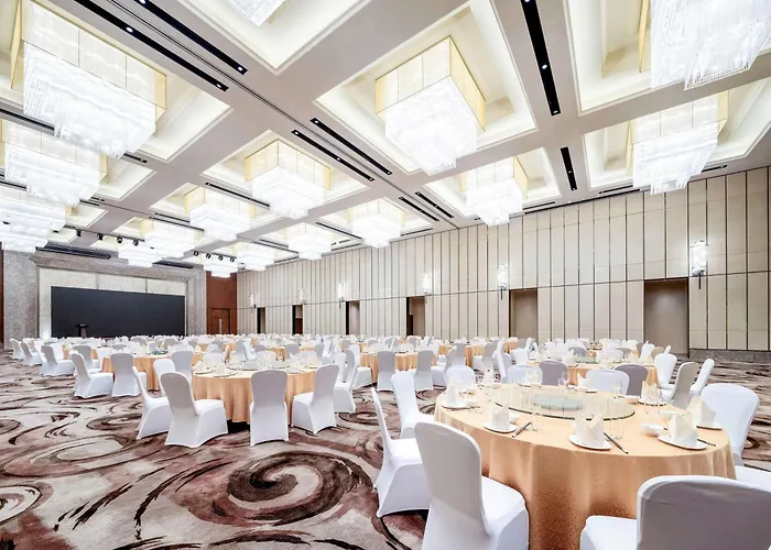 Pullman Oceanview Sanya Bay Resort & Spa
