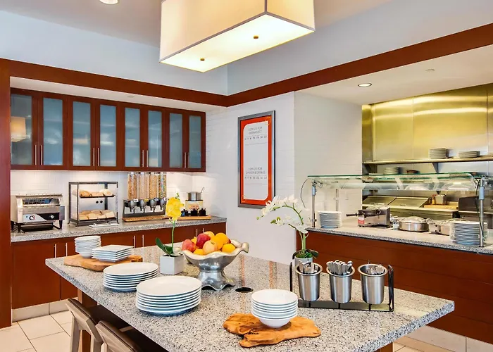 Hilton Garden Inn Alexandria Old Town National Harbor