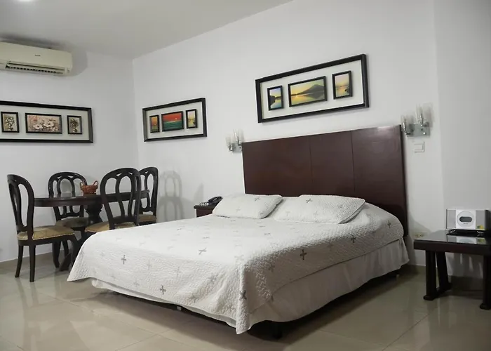 Hotel Calima Real