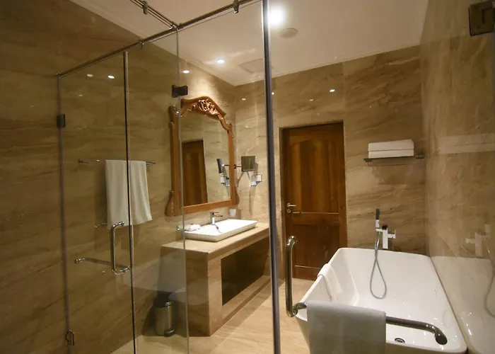 Araliya Red - Budget Friendly Hotel- Where You Find Stunning 360 Panoramic View Of Nuwara Eliya