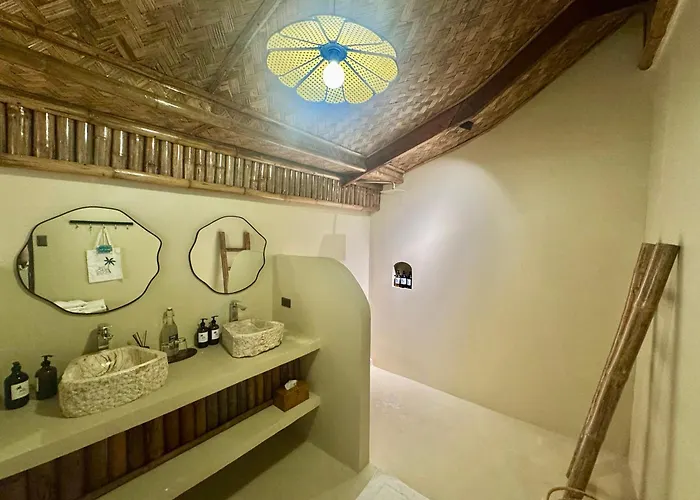 The Beach House Ocam Ocam