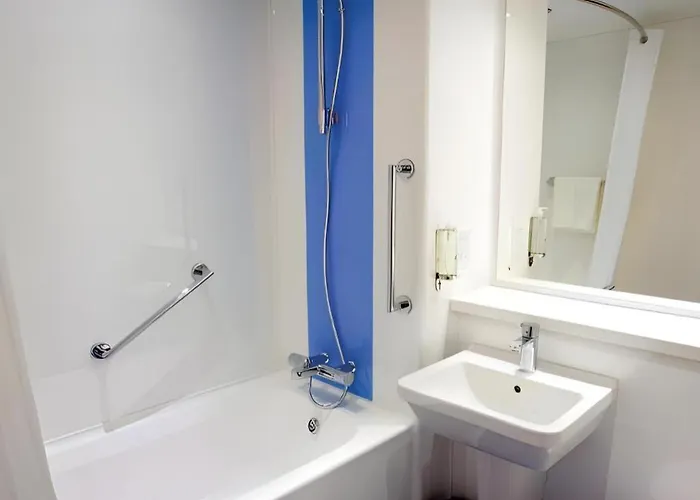 Travelodge Kinross M90