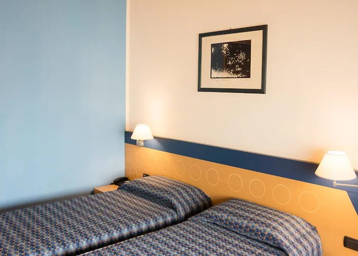 West Point Airport Hotel