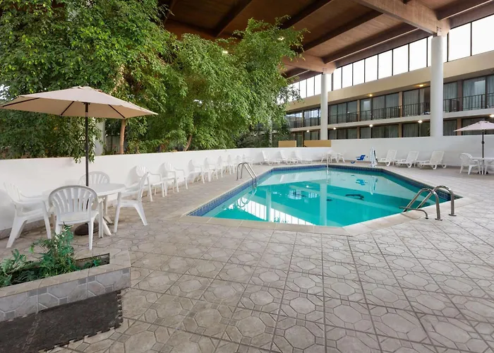 Wyndham Garden Detroit Metro Airport Hotel Romulus