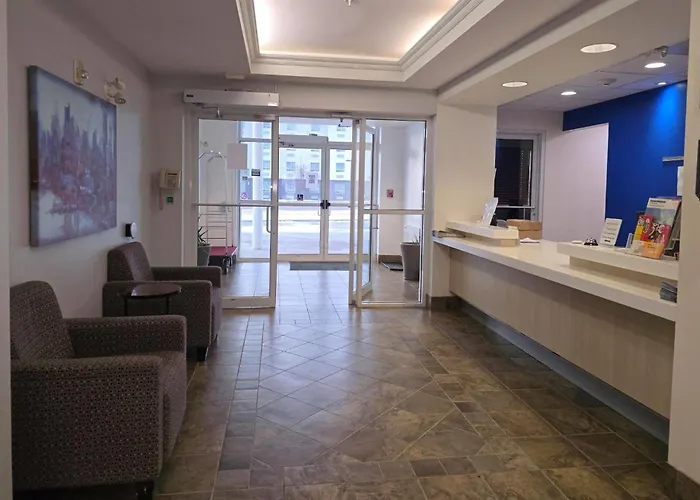 Aurora Inn Estevan
