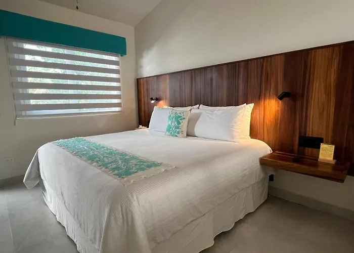 El Encanto Inn & Suites