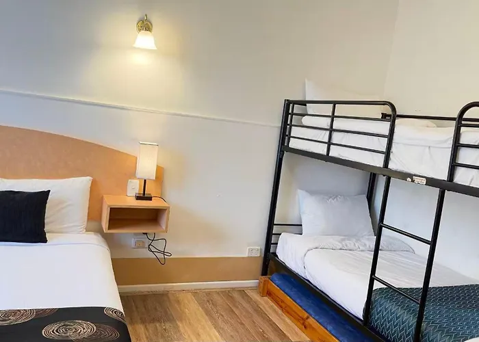 Parkville Motel