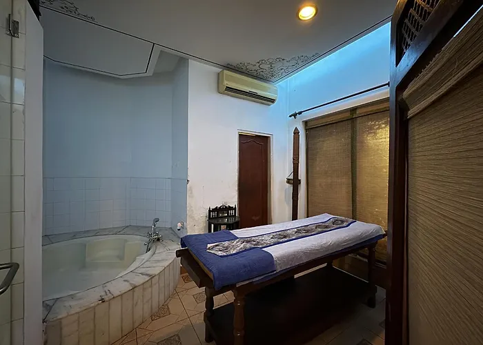 Hotel Narain Niwas Palace