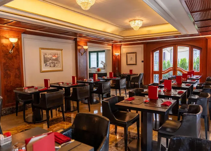 River Chateau Hotel