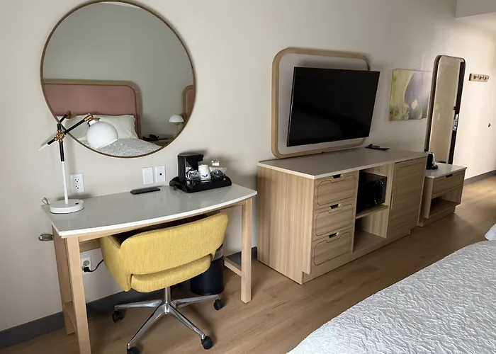 Hampton Inn & Suites Mission