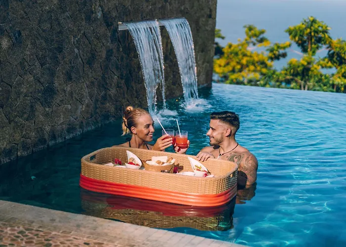 Aqua Boutique Hotel- Secluded Ocean View Suites & Infinity Pool