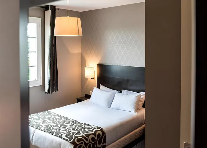 Logis Hotel Restaurant Des Chateaux