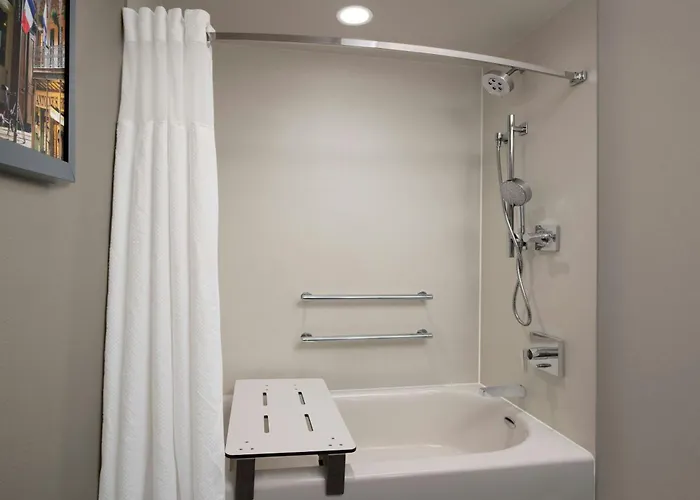 Courtyard By Marriott New Orleans Metairie