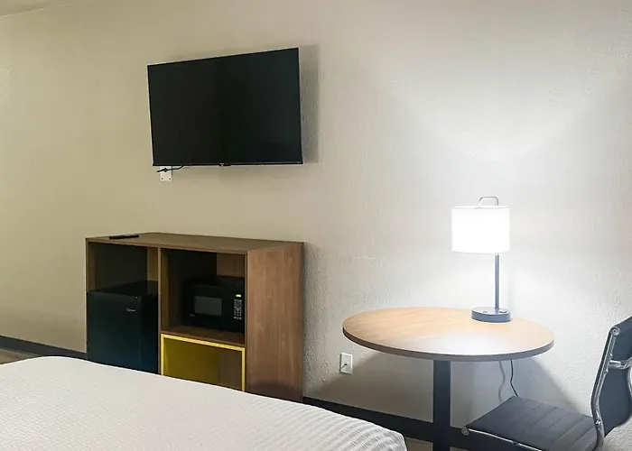 Days Inn By Wyndham Fremont