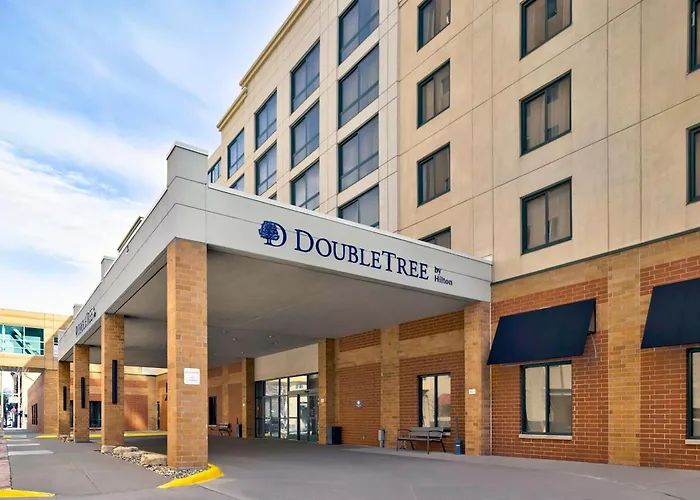 Doubletree By Hilton Davenport Hotel