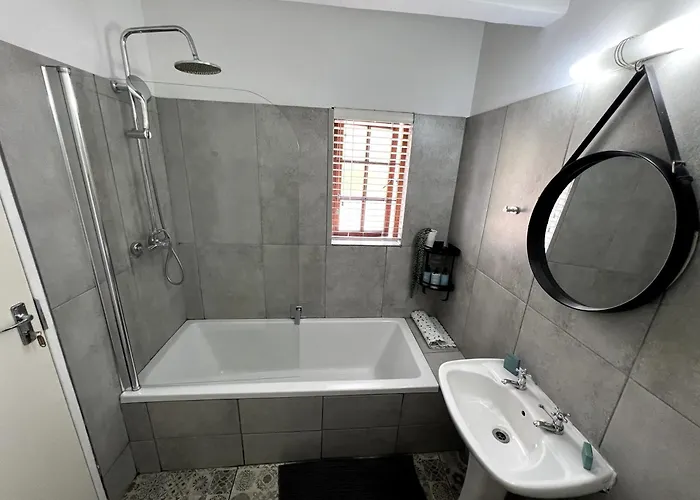 Kelkiewyn Waterkloof Guesthouse