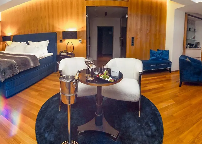 Sky Suite Hotel