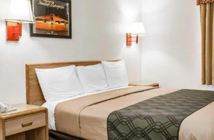 Econo Lodge Truman Inn