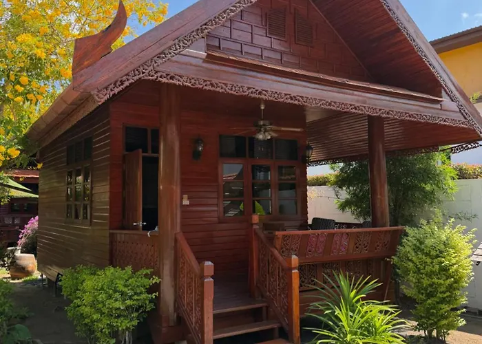 Golden Teak Resort Baan Sapparot