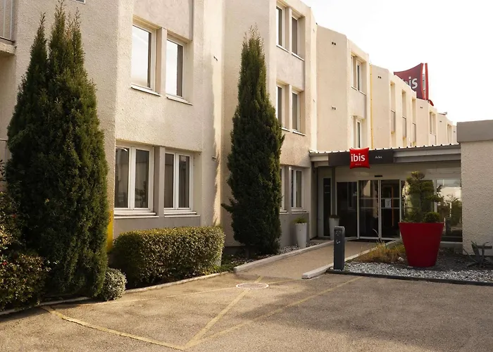 Ibis Arles