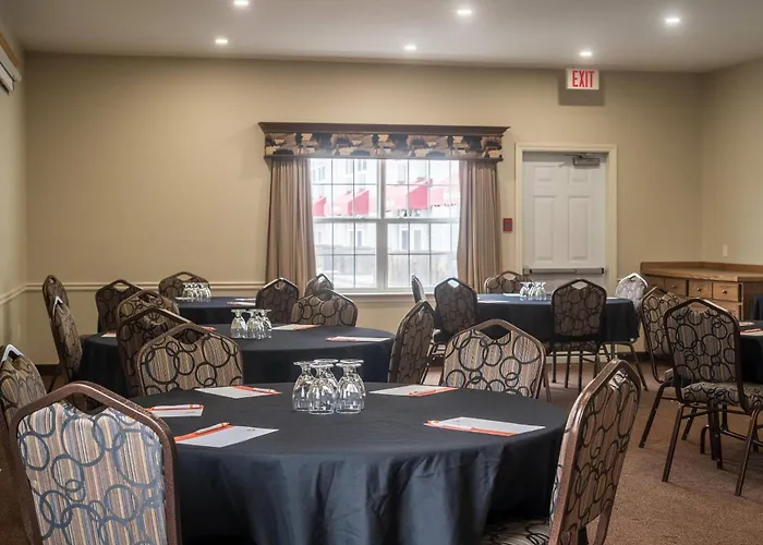 Amsterdam Inn & Suites Moncton