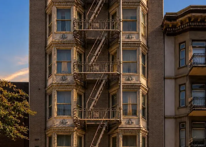 Cornell Hotel De France