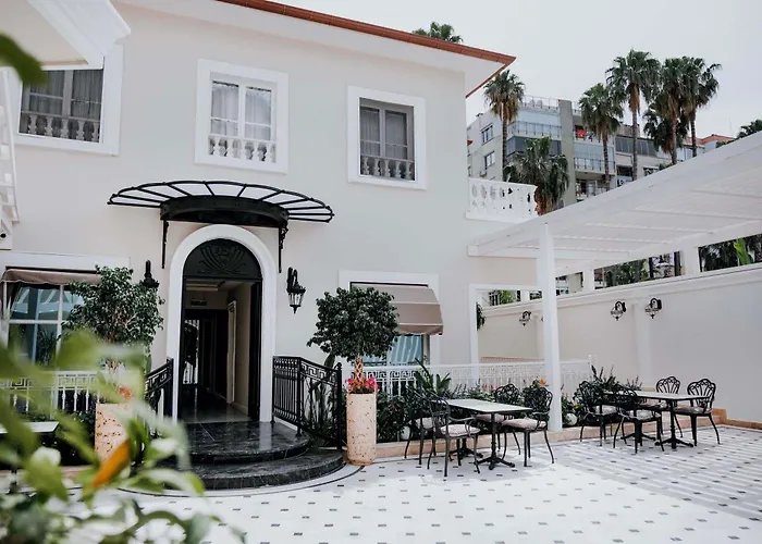 Elegance East