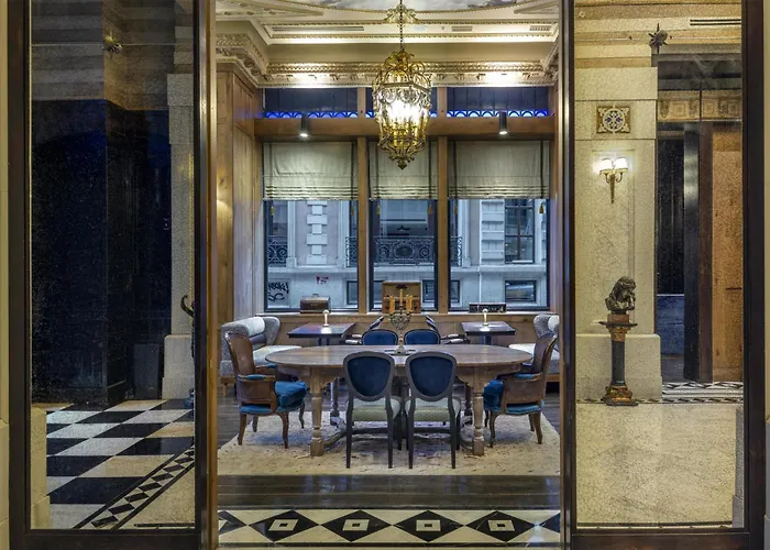Palazzo Donizetti , Tapestry Collection By Hilton