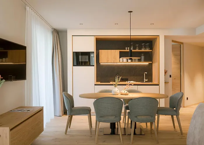 Amaris Suites