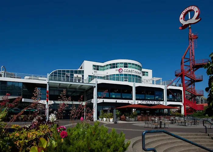 Coast Lonsdale Quay Hotel