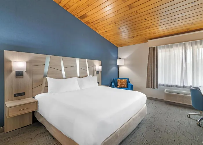Best Western Plus, The Inn At Hampton