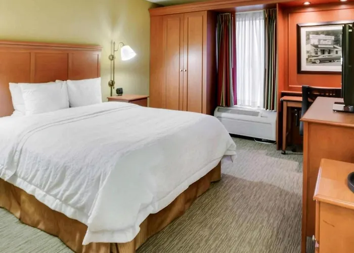 Pittsburgh Airport Inn And Suites