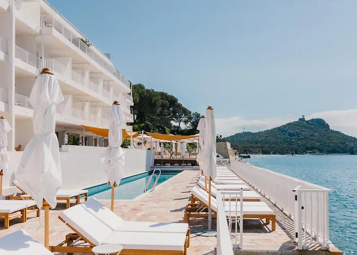 Les Roches Rouges, A Beaumier Hotel