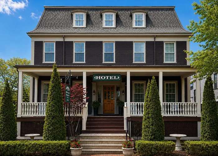 Bellevue Manor