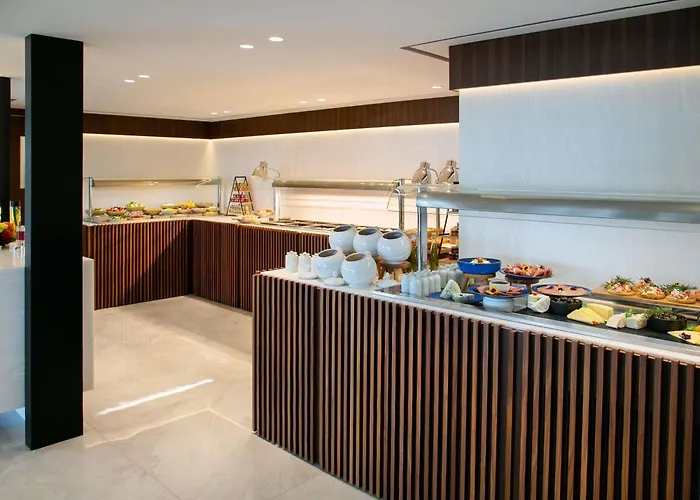 Mercure Larnaca Beach Resort