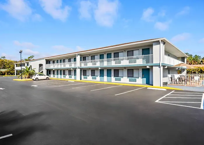 Quality Inn Near Blue Spring