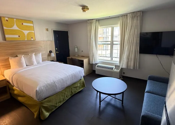 Sonesta Simply Suites Detroit Novi