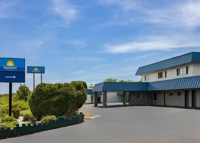 Days Inn By Wyndham Moosic